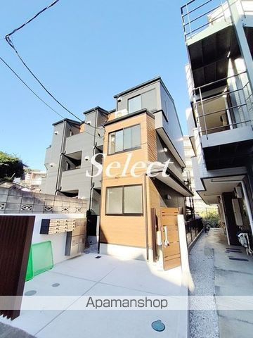 横浜市磯子区森４丁目のアパートの外観