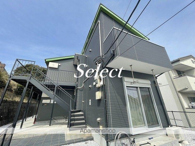 横浜市磯子区森４丁目のアパートの外観