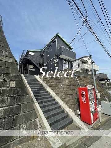 横浜市磯子区森４丁目のアパートの外観