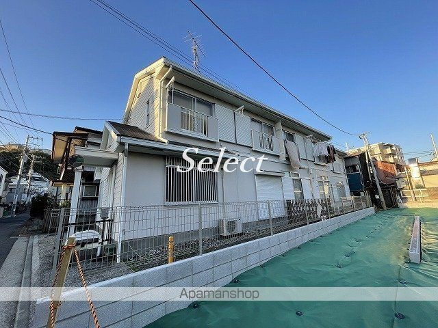 横浜市磯子区久木町のアパートの外観