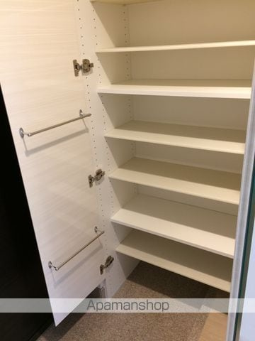 横浜市西区高島２丁目の賃貸マンションの内装