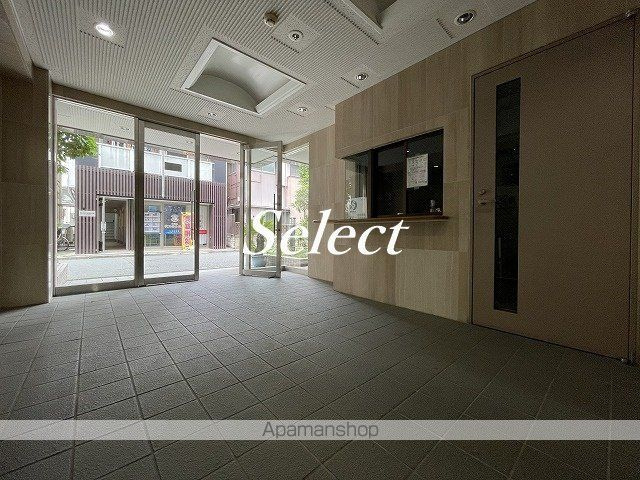 桜木町堂ノ下マンションのエントランス
