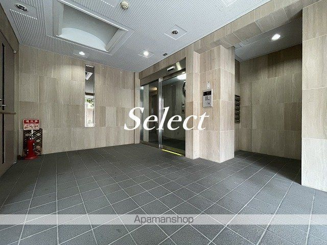 桜木町堂ノ下マンションのエントランス