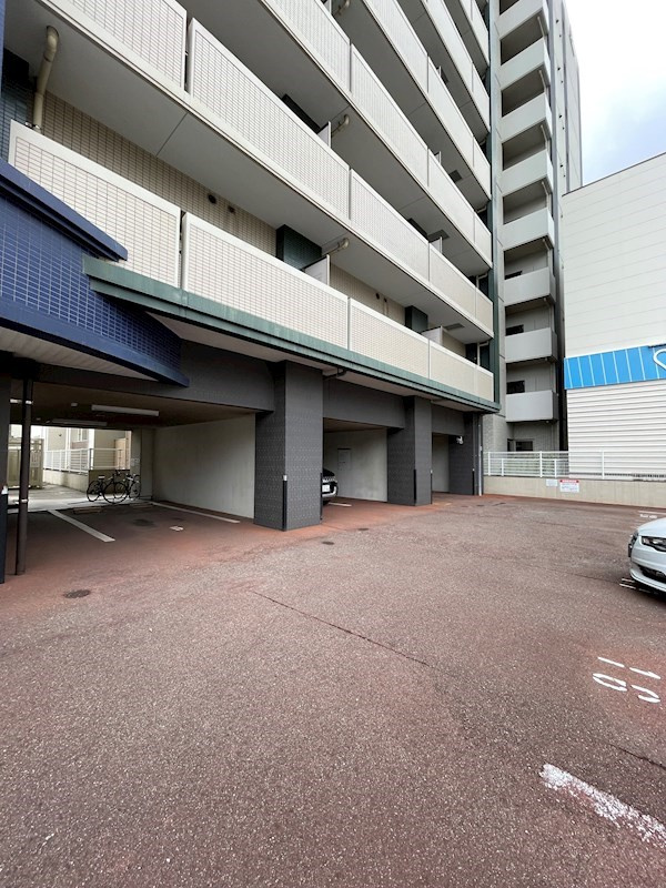 エンクレスト日赤通りの外観