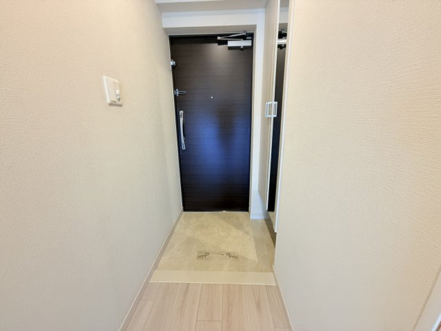 LaDouceur西宮北口の玄関