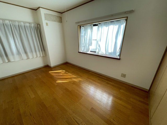 松園町戸建ての居間・リビング