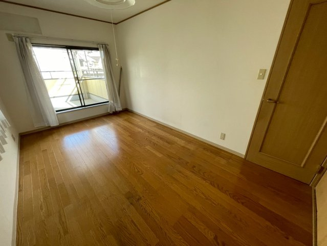 松園町戸建ての居間・リビング