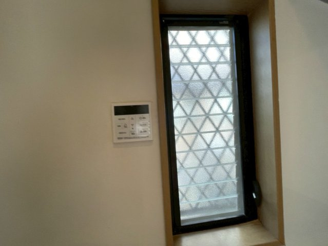 松園町戸建ての玄関