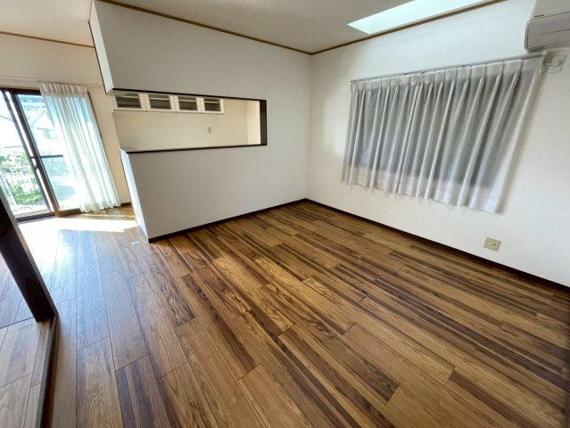 松園町戸建ての居間・リビング
