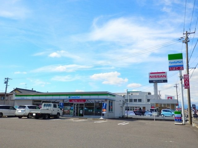 カーサ和泉　Ｂの周辺|ファミリーマート桑名安永東店まで850m