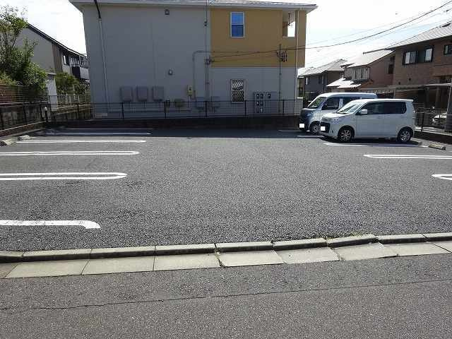 フレーシュ　Ｍの駐車場