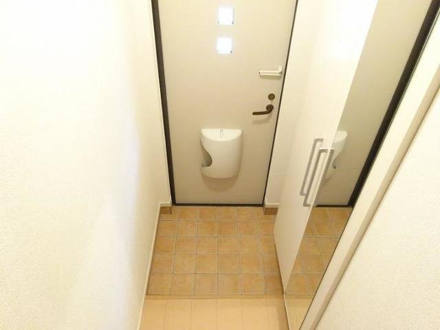 アルヴィータＪの玄関