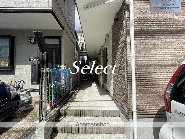 カーサ蒔田のエントランス