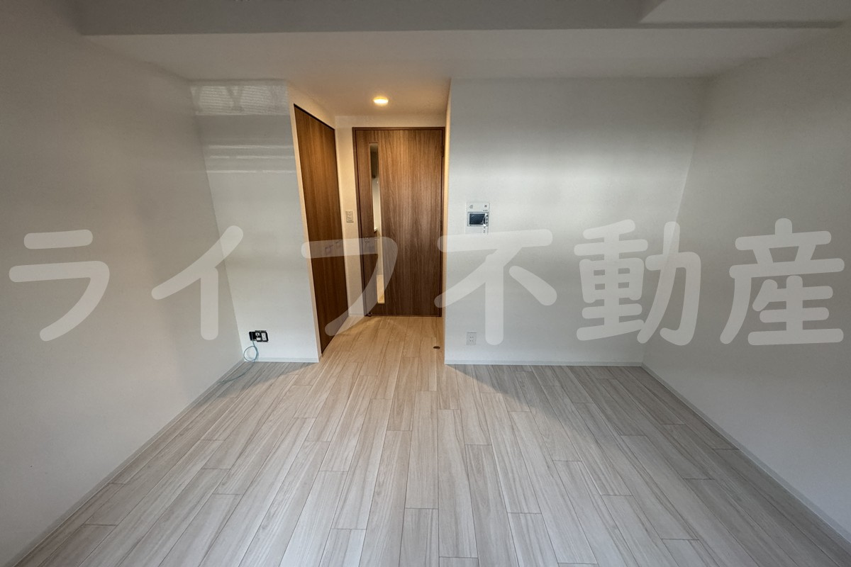 ワールドアイ大阪EAST Cityの洋室|使い勝手のいい洋室です