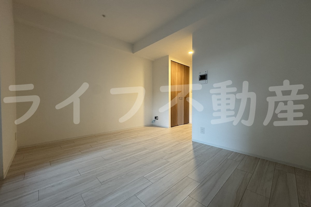 ワールドアイ大阪EAST Cityの内装|明るい室内です