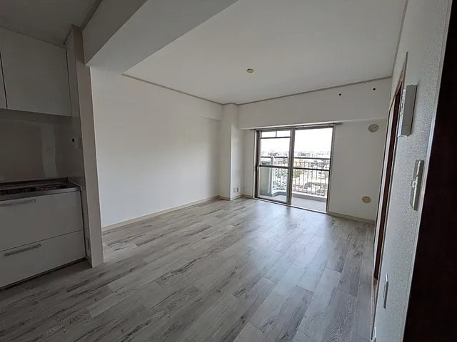 芦屋市船戸町の賃貸マンションの居間・リビング