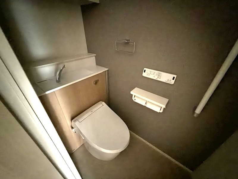 神戸市東灘区深江南町２丁目の賃貸マンションのトイレ