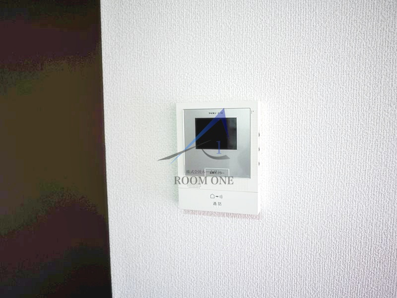 升本マンション のセキュリティ|モニター付きインターホンです。
