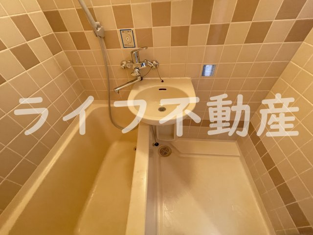 ノアーズアーク長田21の独立洗面台|独立洗面台あり、毎朝おしゃれに忙しい女性の方におすすめです