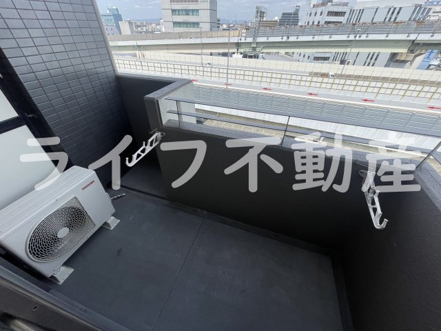ノアーズアーク長田21のバルコニー|暖かな日差しのふりそそぐバルコニー