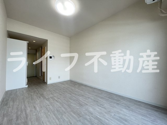 ノアーズアーク長田21の居間・リビング|ゆったりとした居間です