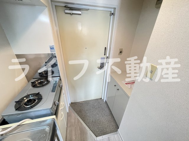 ノアーズアーク長田21の玄関|明るい玄関です