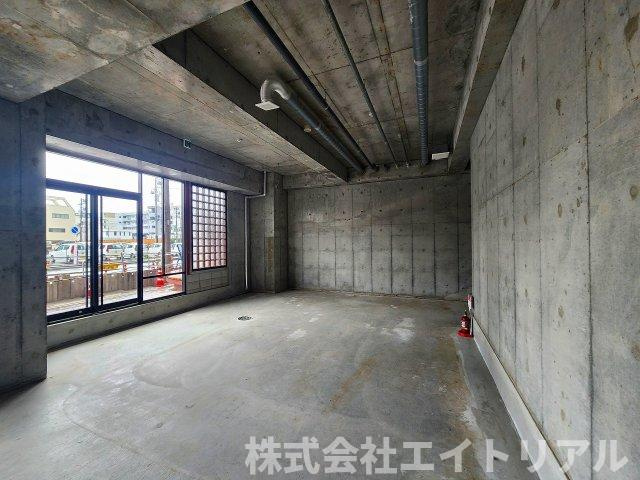 豊田駅前新築ビルの内装|分割前