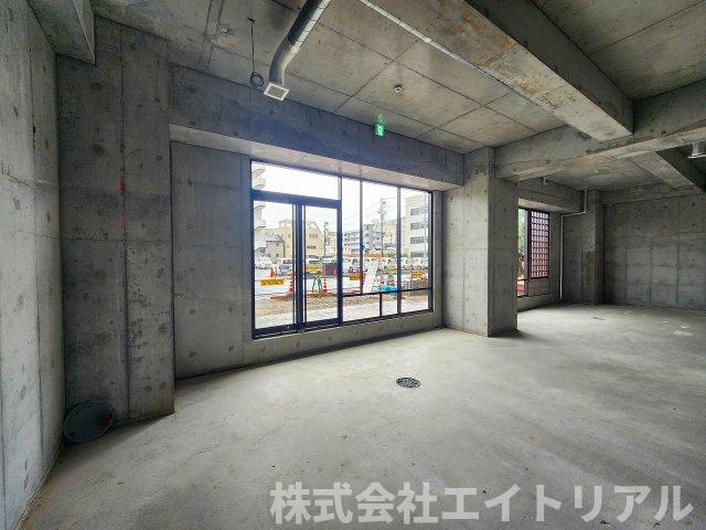 豊田駅前新築ビルの内装|分割前
