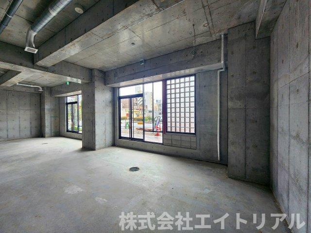 豊田駅前新築ビルの内装|分割前