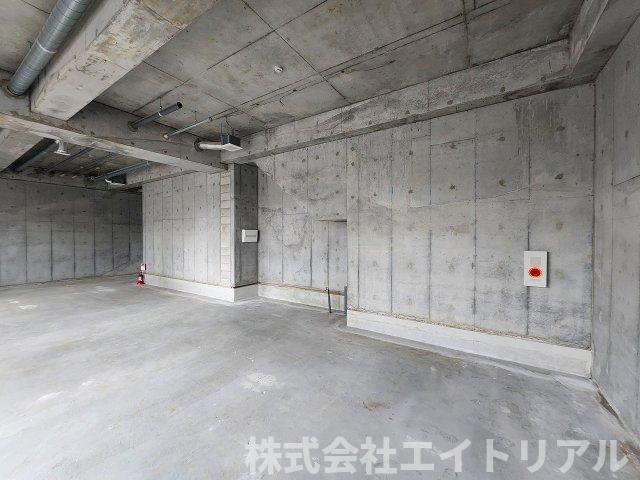 豊田駅前新築ビルの内装|分割前
