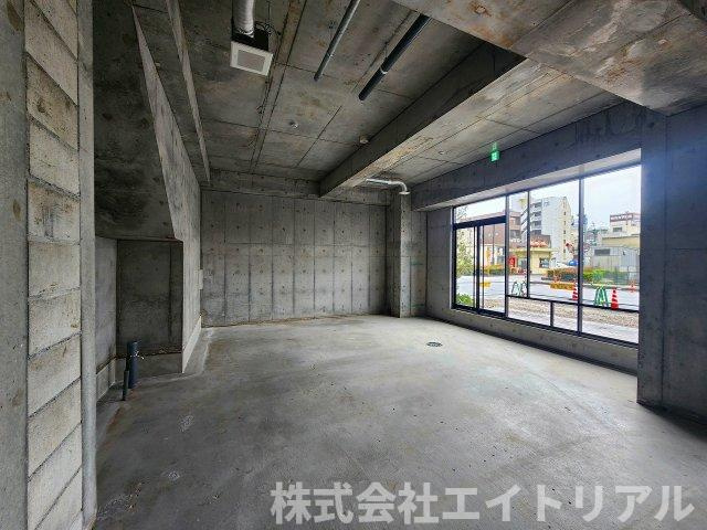 豊田駅前新築ビルの内装|分割前