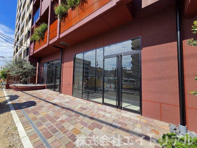 豊田駅前新築ビルの外観
