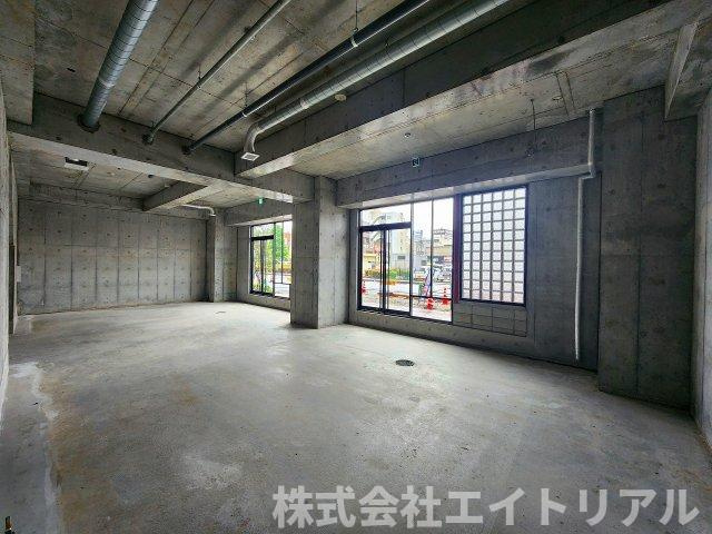 豊田駅前新築ビルの内装|分割前