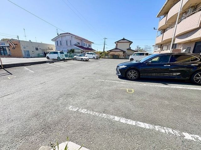 POTETOⅡの駐車場