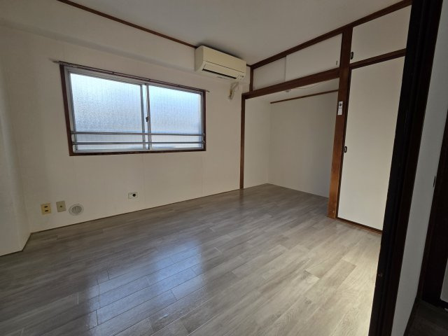 池田ビルの居間・リビング