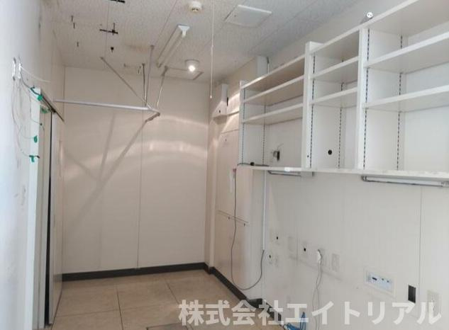 瑞浪市寺河戸町　貸店舗の内装|室内イメージ（現入居者入居前）