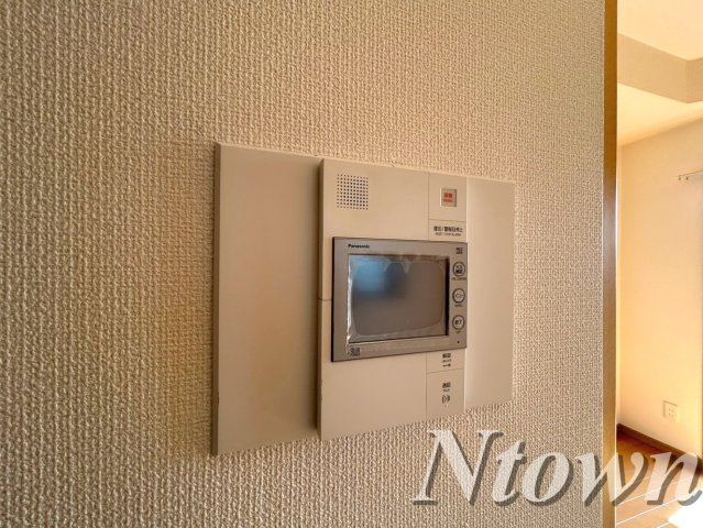 【セキュリティ】 | プレサンス名古屋駅前 | モニター付きインターホンです。