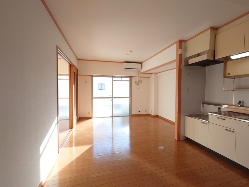 新座市東北２丁目の賃貸マンションの居間・リビング