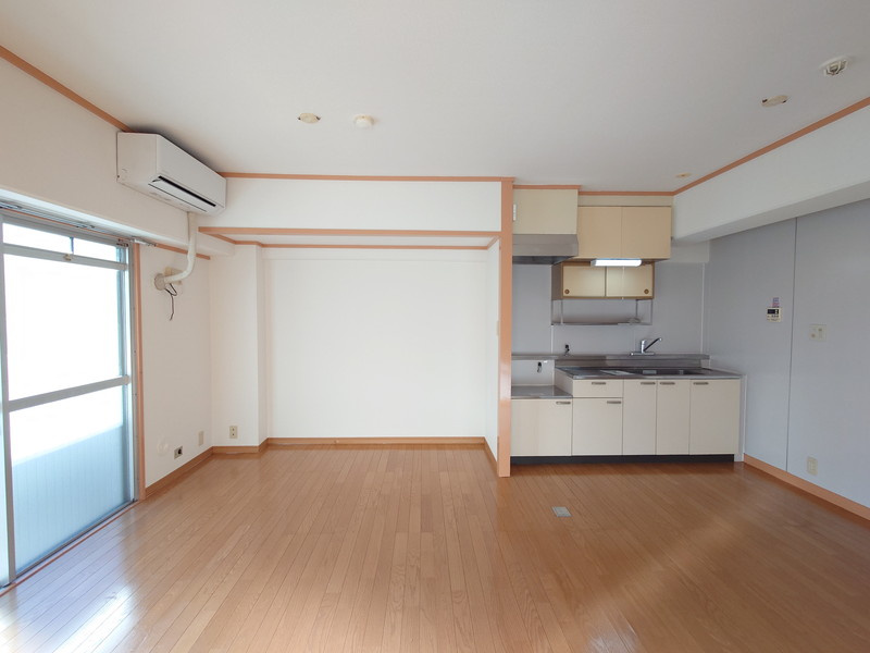 新座市東北２丁目の賃貸マンションの居間・リビング