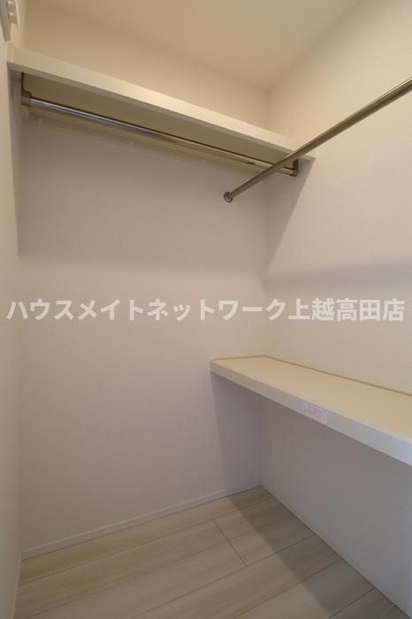 リナーシェ Ｂの収納|ウォークインクローゼット