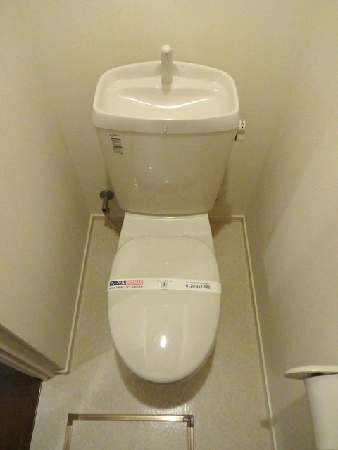 立川市柴崎町１丁目の賃貸マンションのトイレ|★トイレ★上部収納棚有★