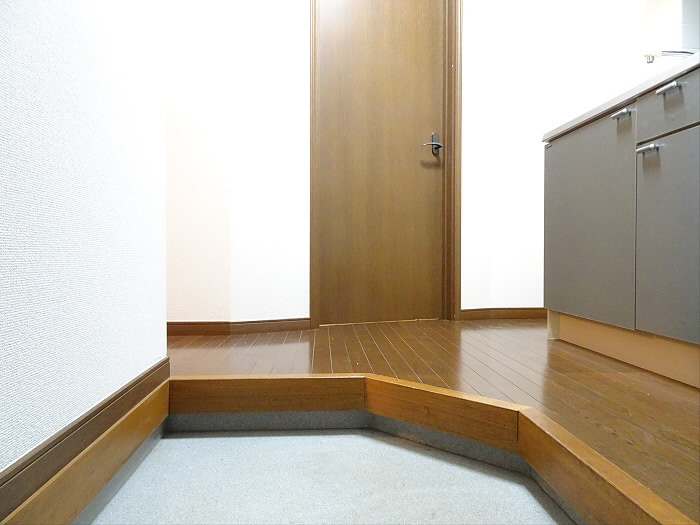 ハイツ唐澤の玄関