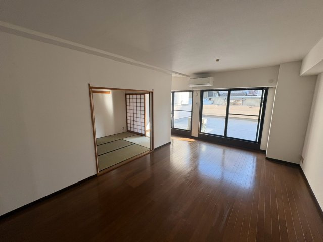 アパルトメント栄5|名古屋市の賃貸ならMy賃貸の居間・リビング|アパルトメント栄5