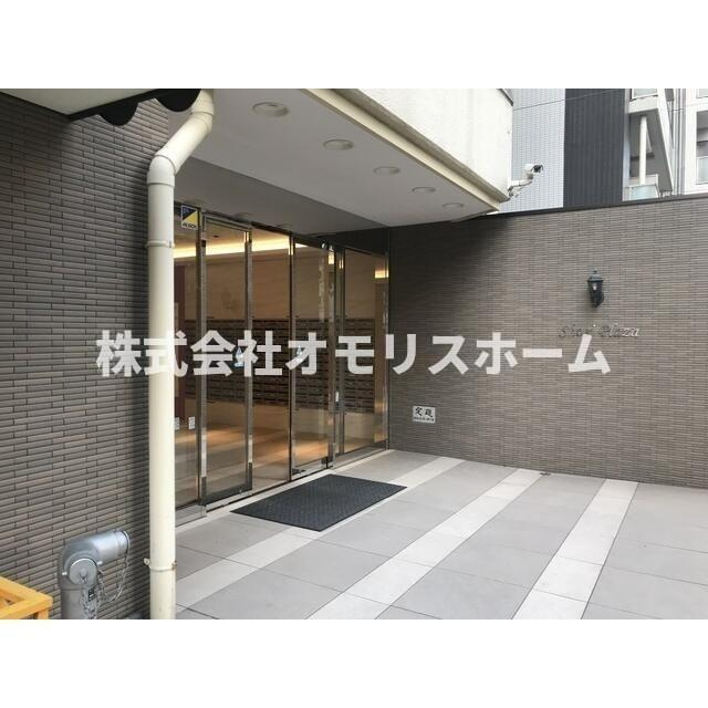 正栄プラザビルのエントランス