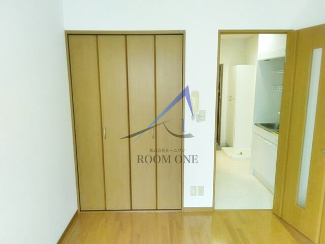 毛塚ビルの居間・リビング|洋室のお部屋です。