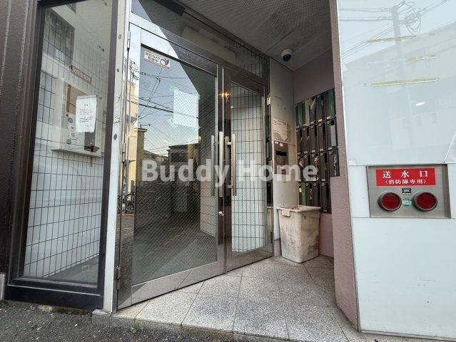 EST長居西のエントランス
