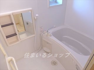 ハピネス口田の浴室|窓あり