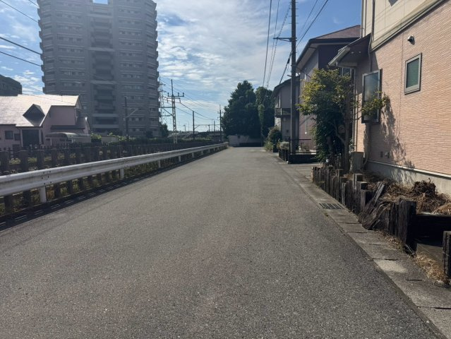 宇都宮市東浦町中古住宅の前面道路含む現地写真