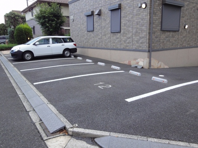 【駐車場】 | ロジュマン ネサキ　B