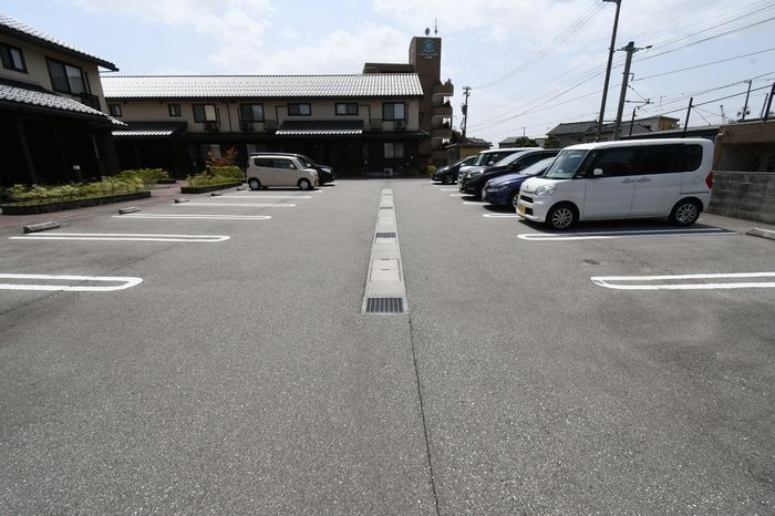 ジュネス東岩瀬　Bの駐車場